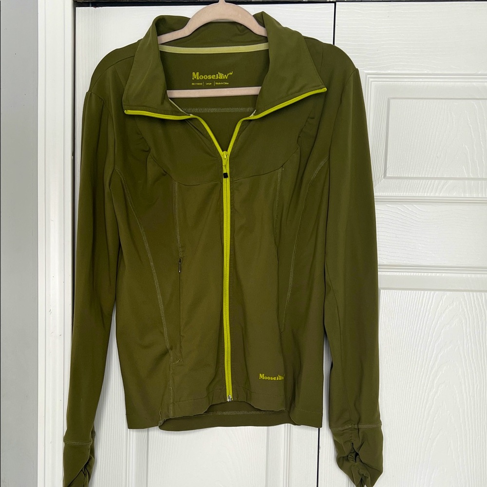 Moosejaw Women's Utility Jacket in Olive and Lime